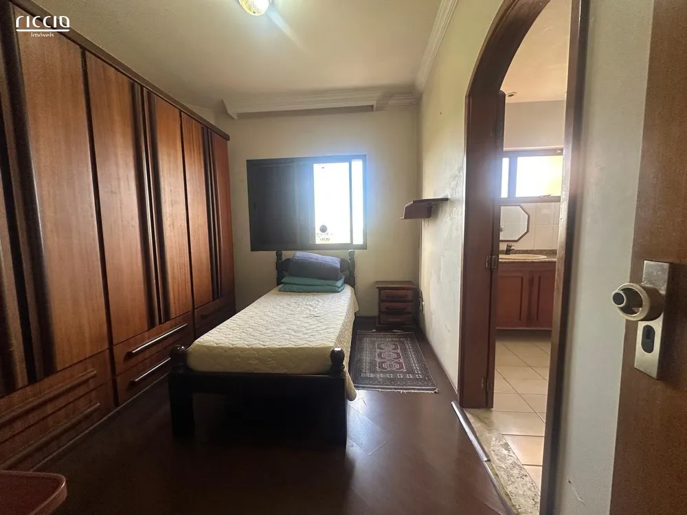 Apartamento, 3 quartos, 205 m² - Foto 1