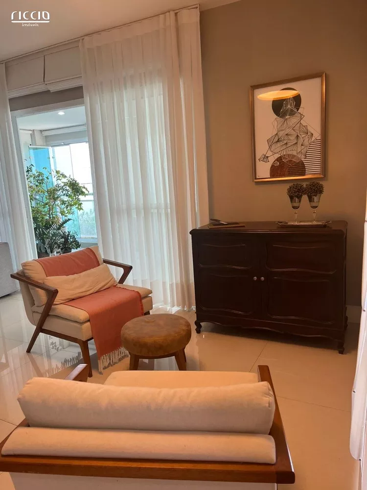 Apartamento à venda com 3 quartos, 190m² - Foto 4