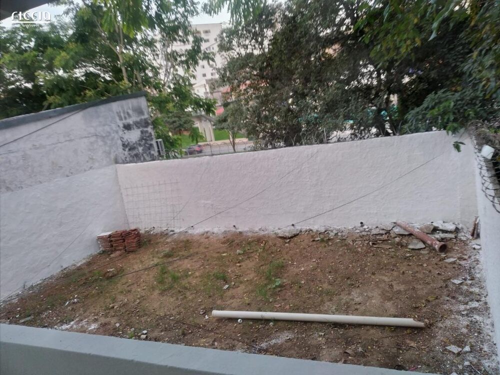 Casa à venda com 2 quartos, 200m² - Foto 2