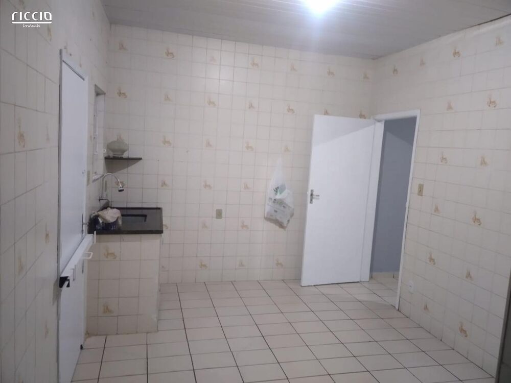 Casa à venda com 2 quartos, 200m² - Foto 9