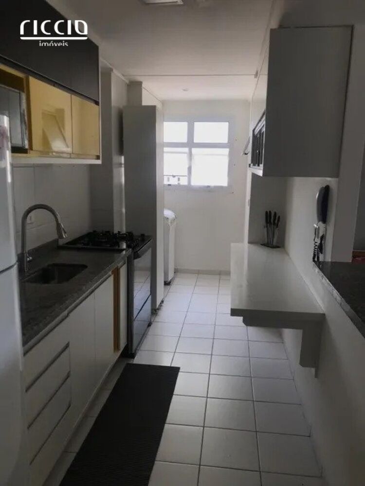 Apartamento à venda com 3 quartos, 83m² - Foto 2