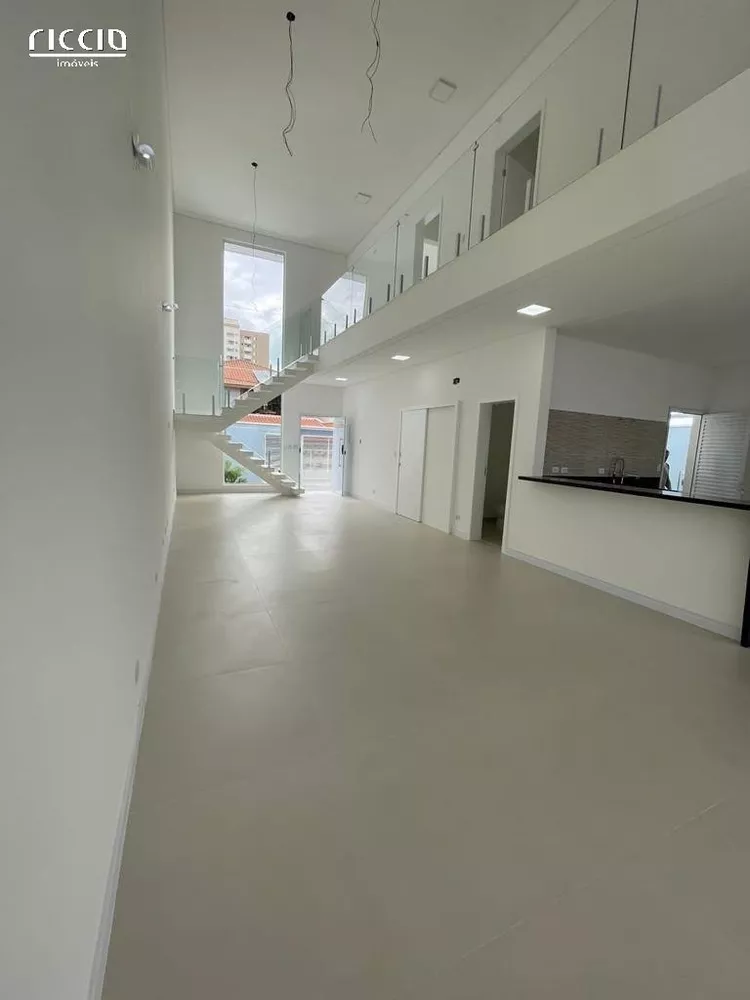 Casa à venda com 3 quartos, 243m² - Foto 3