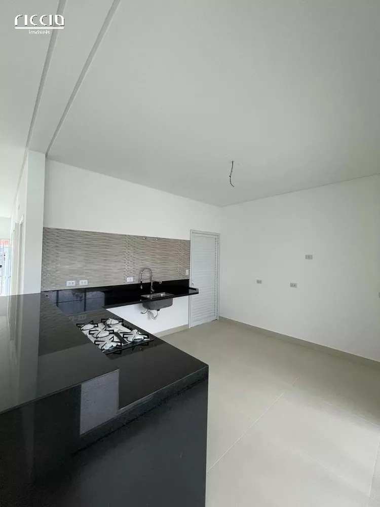 Casa à venda com 3 quartos, 243m² - Foto 4