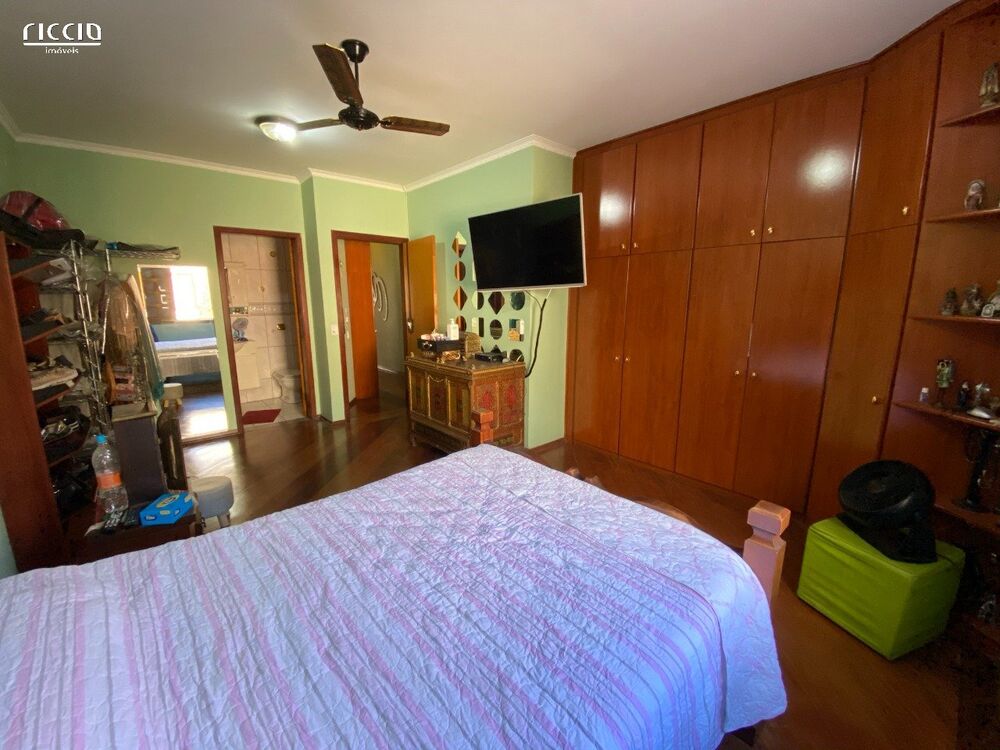 Casa de Condomínio à venda com 3 quartos, 200m² - Foto 2
