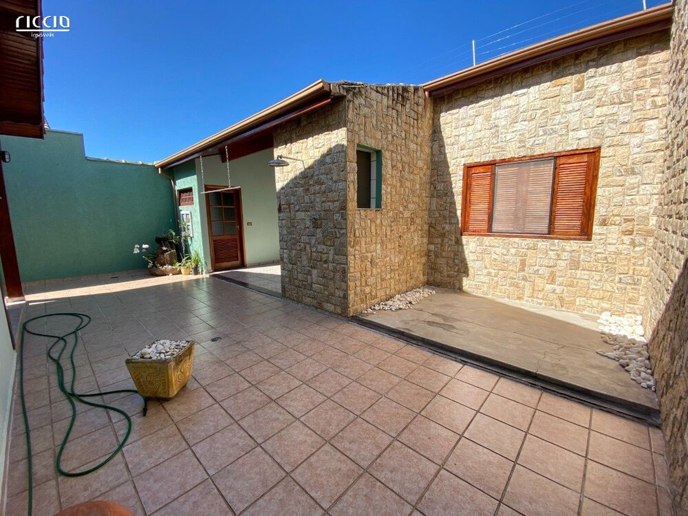 Casa de Condomínio à venda com 3 quartos, 200m² - Foto 3