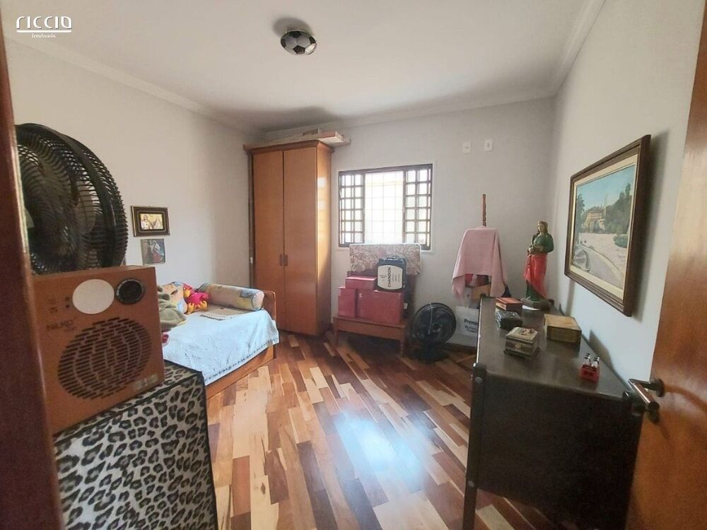 Casa, 4 quartos, 240 m² - Foto 22