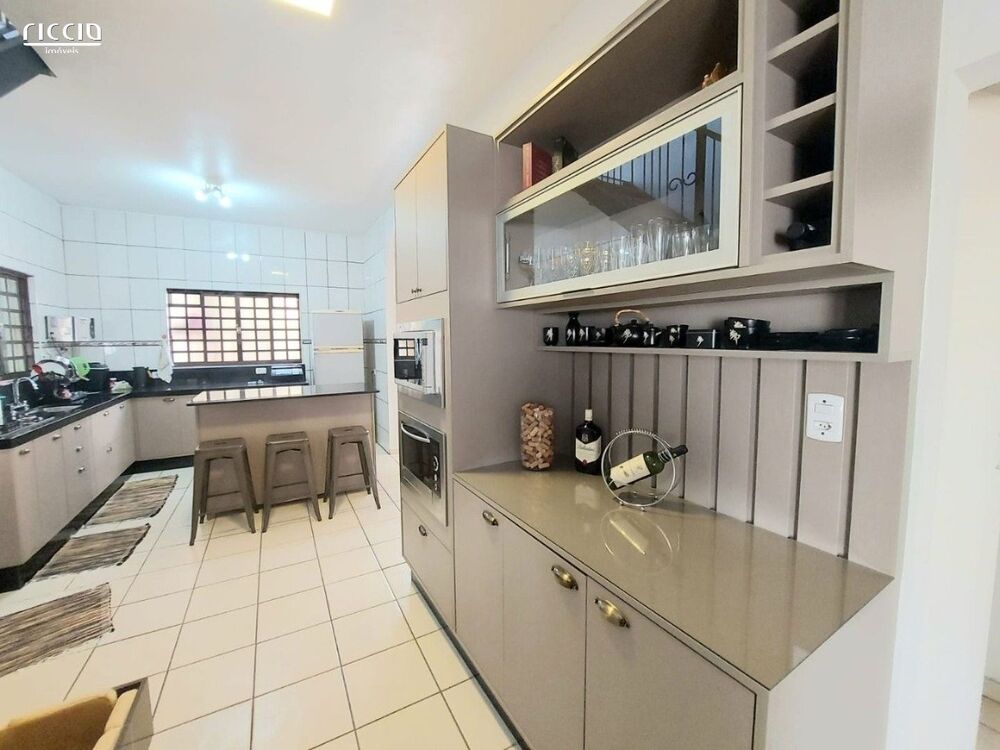 Casa, 4 quartos, 240 m² - Foto 24