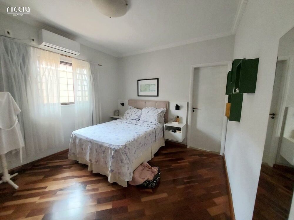 Casa, 4 quartos, 240 m² - Foto 2