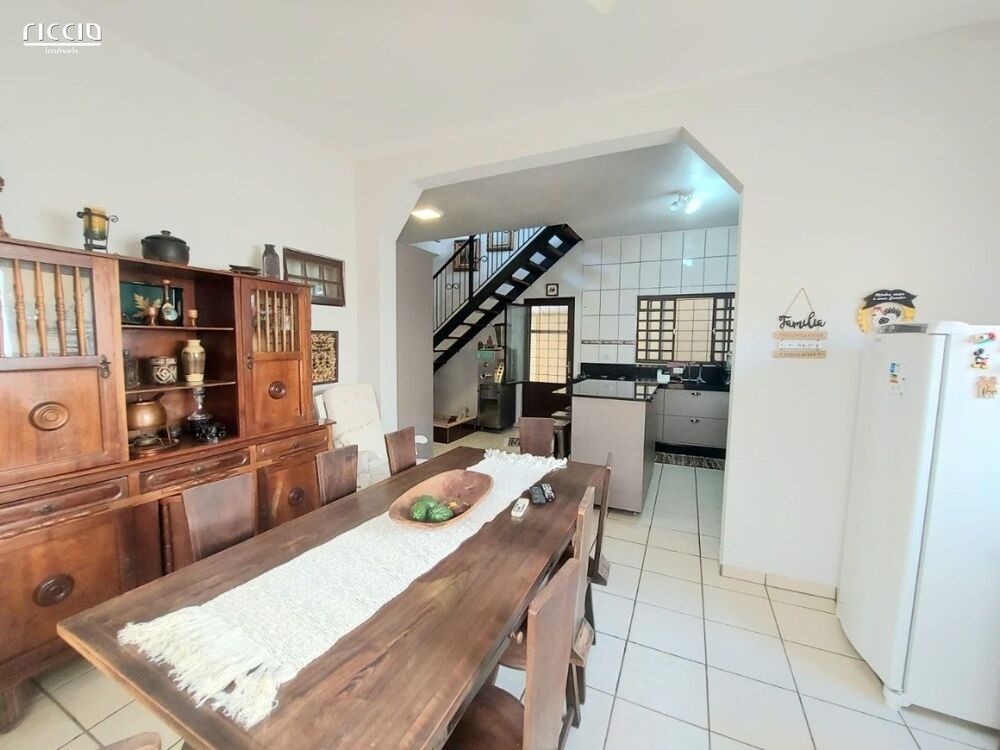 Casa, 4 quartos, 240 m² - Foto 3