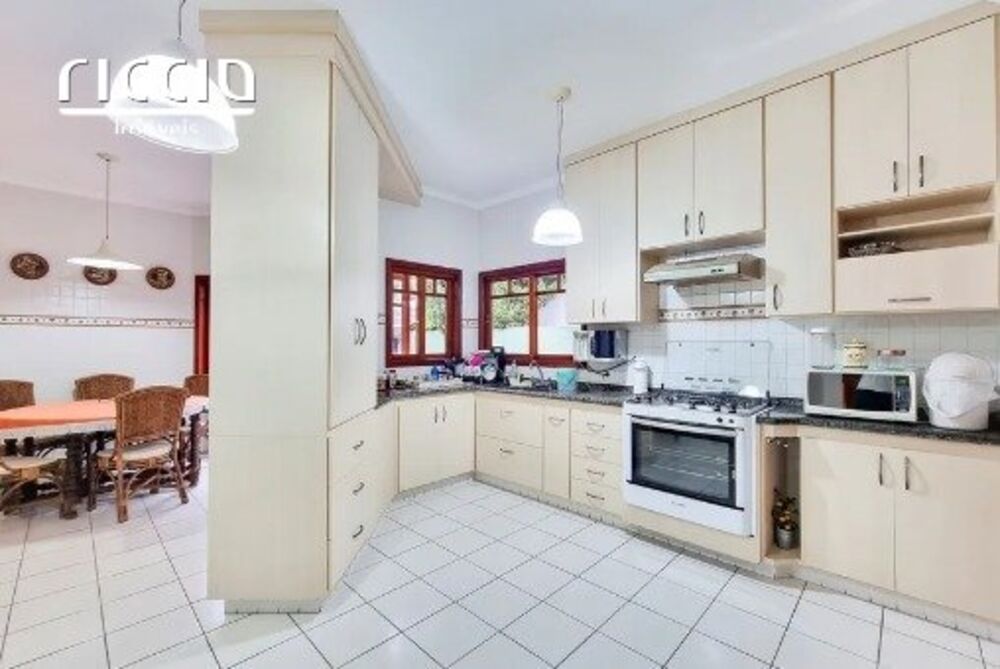 Casa de Condomínio à venda com 3 quartos, 240m² - Foto 17