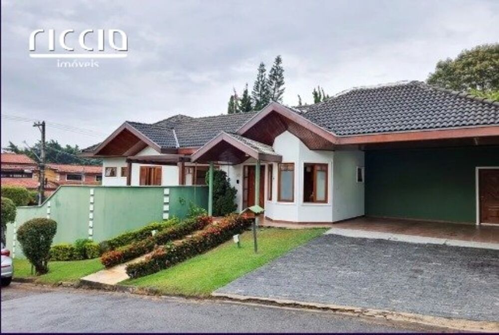 Casa de Condomínio à venda com 3 quartos, 240m² - Foto 1