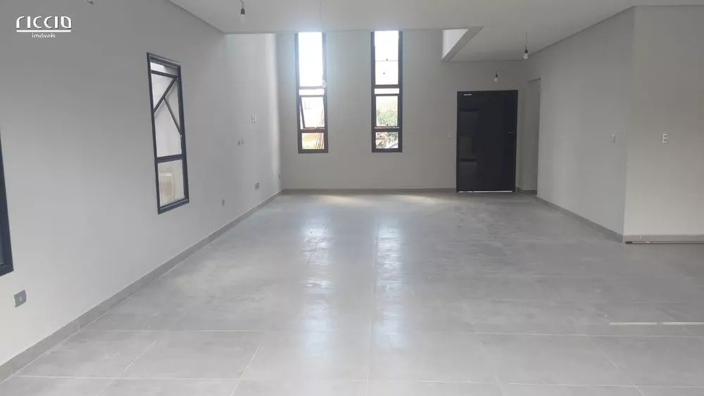 Casa de Condomínio à venda com 3 quartos, 220m² - Foto 2