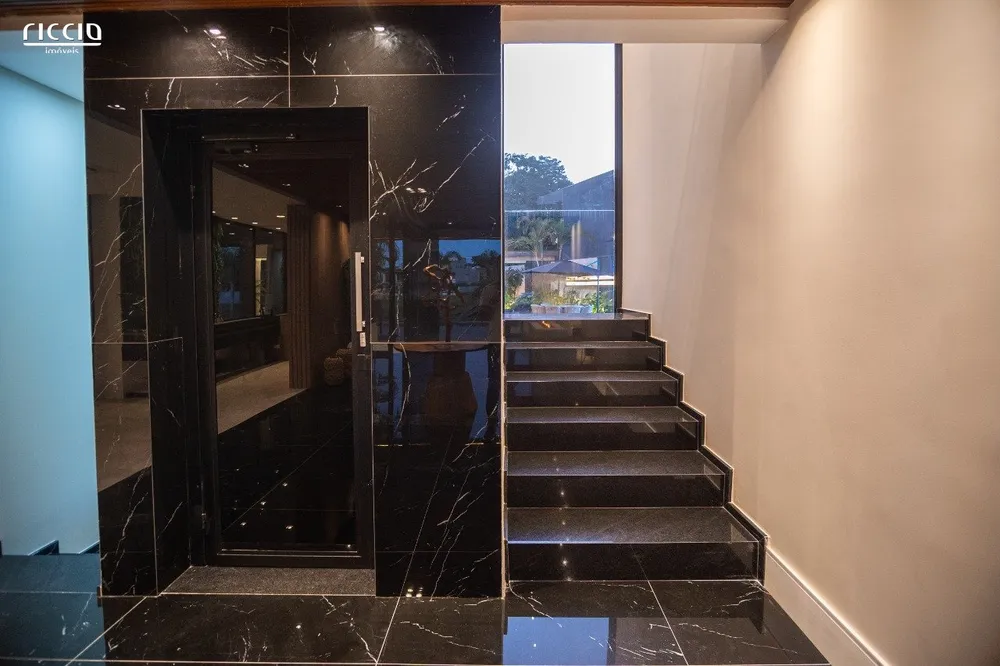 Casa, 7 quartos, 1389 m² - Foto 2
