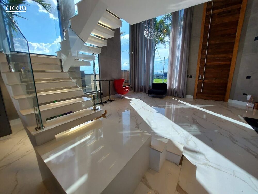 Casa de Condomínio à venda com 4 quartos, 335m² - Foto 1