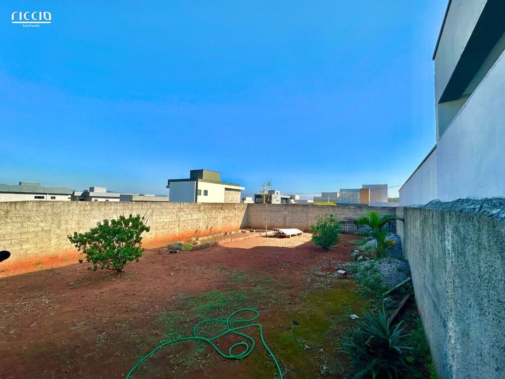 Terreno à venda, 250m² - Foto 1