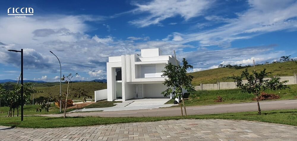 Casa de Condomínio à venda com 4 quartos, 400m² - Foto 2
