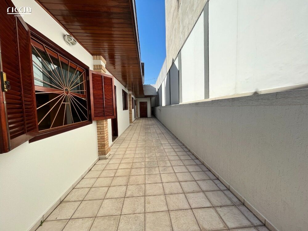 Casa de Condomínio à venda com 3 quartos, 454m² - Foto 2