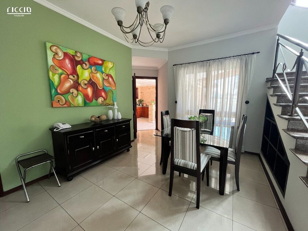 Casa de Condomínio à venda com 3 quartos, 454m² - Foto 1