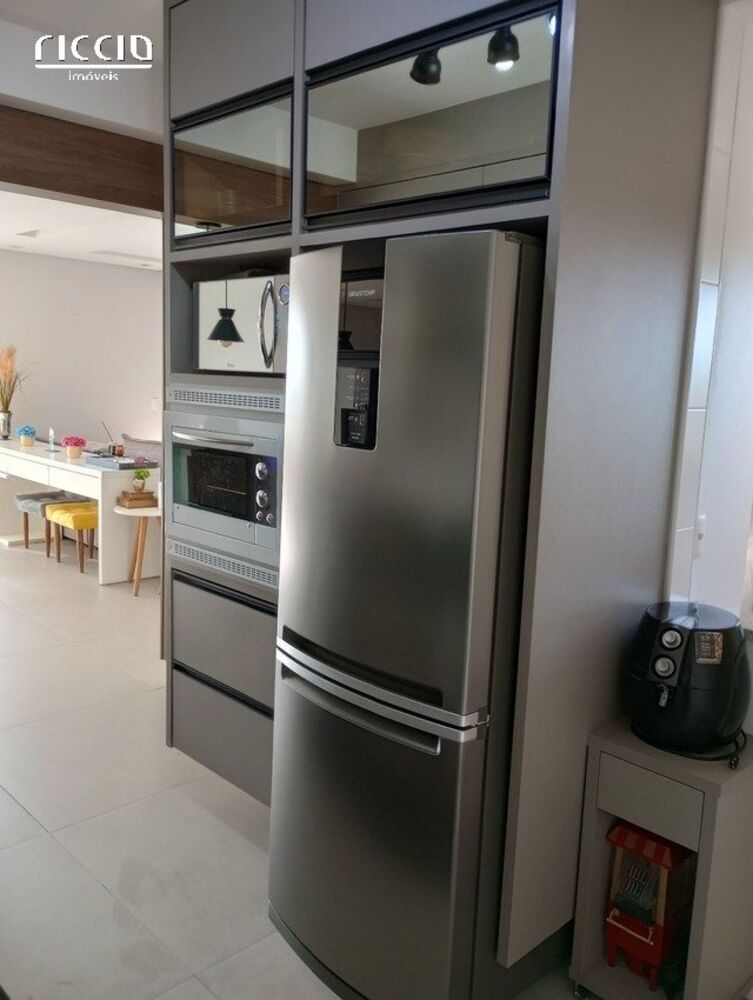Apartamento à venda com 3 quartos, 118m² - Foto 2