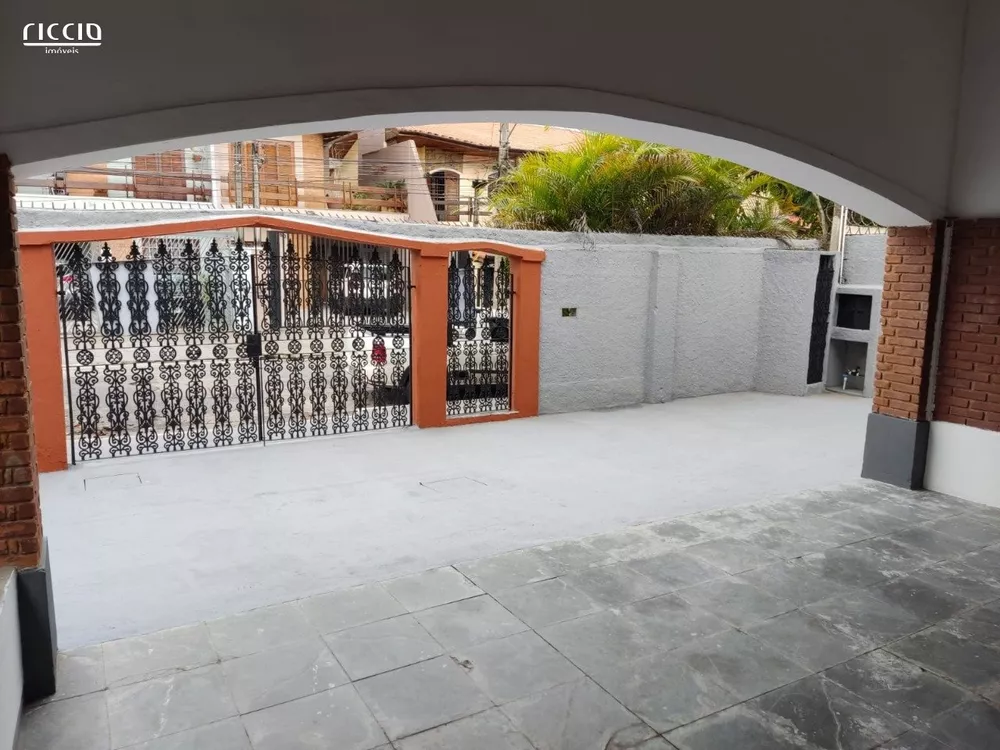 Casa à venda com 3 quartos, 140m² - Foto 1