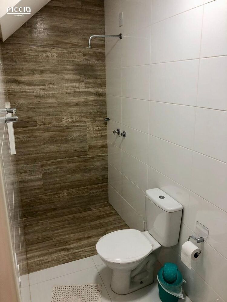 Casa de Condomínio à venda com 3 quartos, 226m² - Foto 4