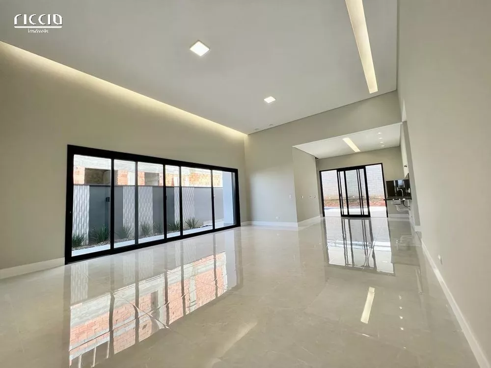 Casa de Condomínio à venda com 4 quartos, 265m² - Foto 3