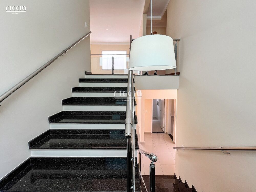 Casa de Condomínio à venda com 3 quartos, 375m² - Foto 3