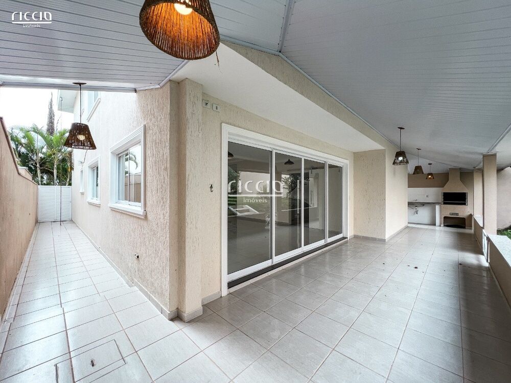 Casa de Condomínio à venda com 3 quartos, 375m² - Foto 2