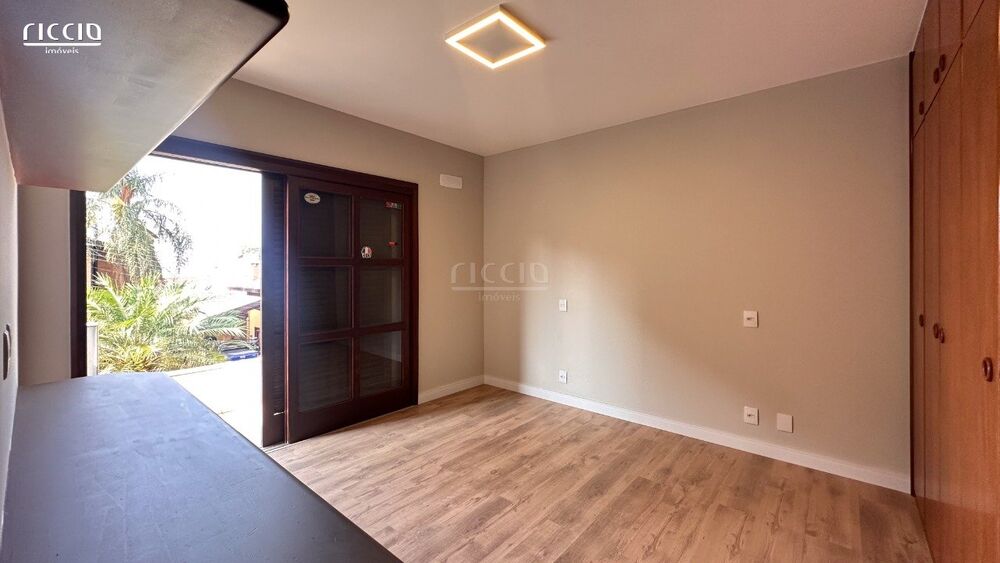 Casa de Condomínio à venda com 4 quartos, 450m² - Foto 17