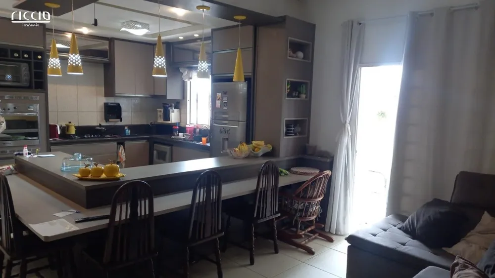 Casa, 7 quartos, 278 m² - Foto 1