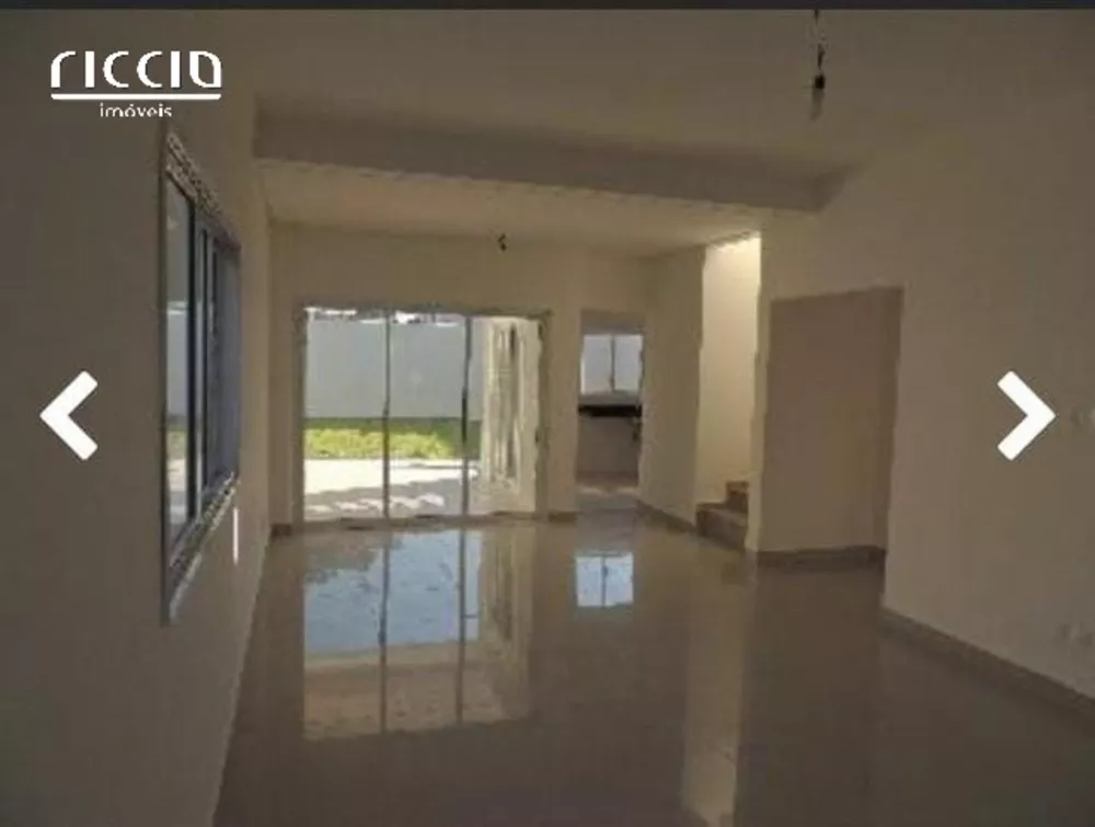 Casa à venda com 4 quartos, 210m² - Foto 4