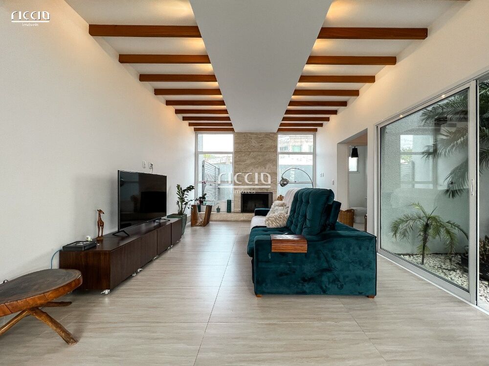 Casa de Condomínio à venda com 5 quartos, 650m² - Foto 2
