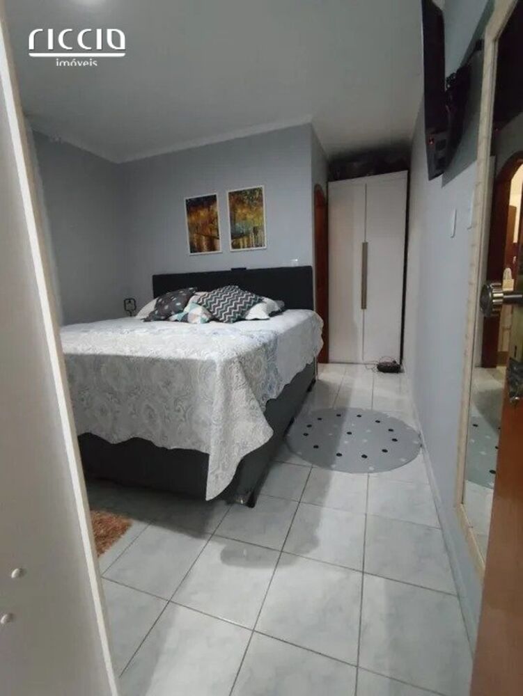 Casa à venda com 4 quartos, 186m² - Foto 2