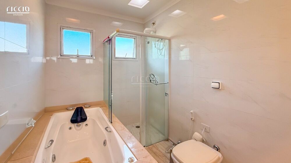 Casa de Condomínio à venda com 4 quartos, 400m² - Foto 10