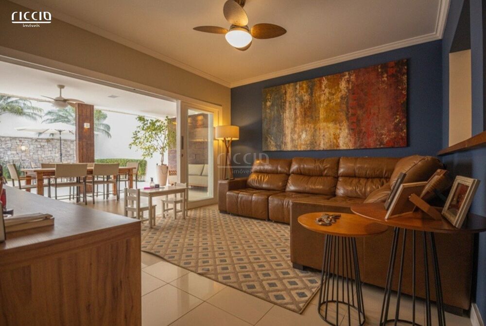 Casa de Condomínio à venda com 4 quartos, 350m² - Foto 2