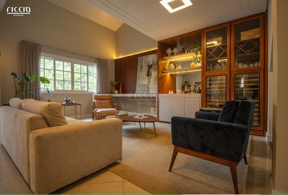 Casa de Condomínio à venda com 4 quartos, 350m² - Foto 1