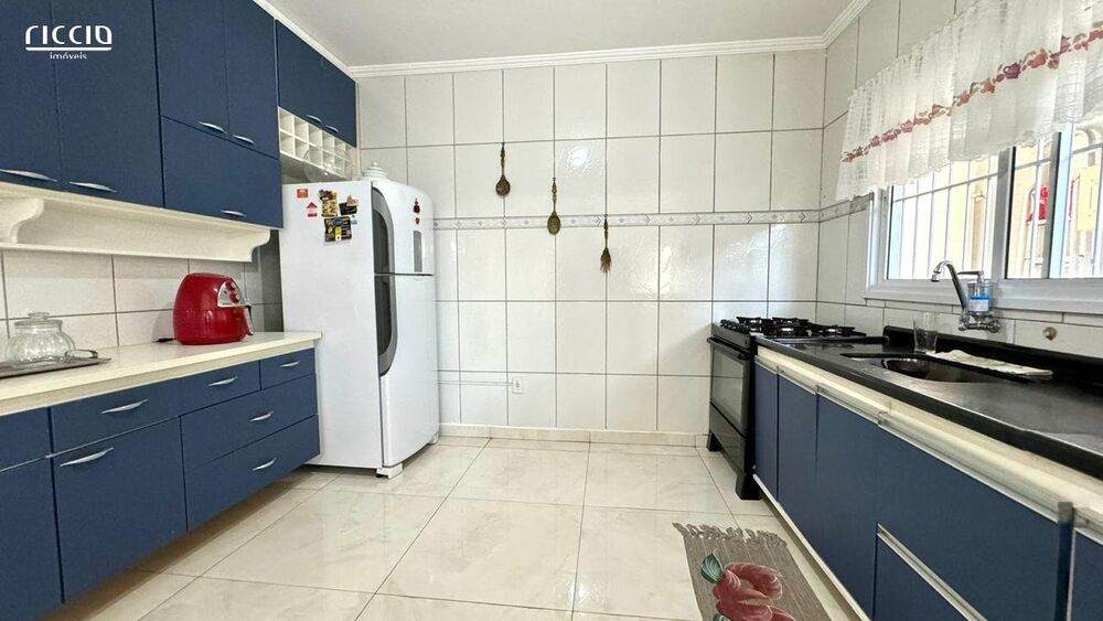 Casa, 4 quartos, 180 m² - Foto 2