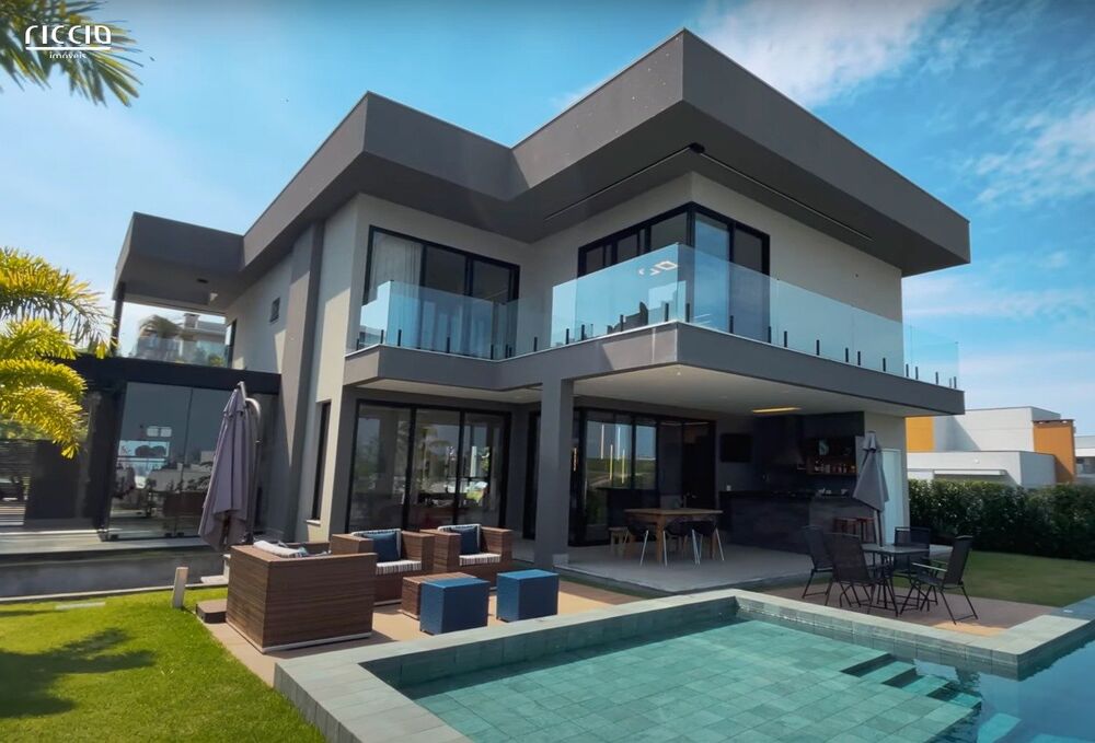 Casa de Condomínio à venda com 4 quartos, 420m² - Foto 2