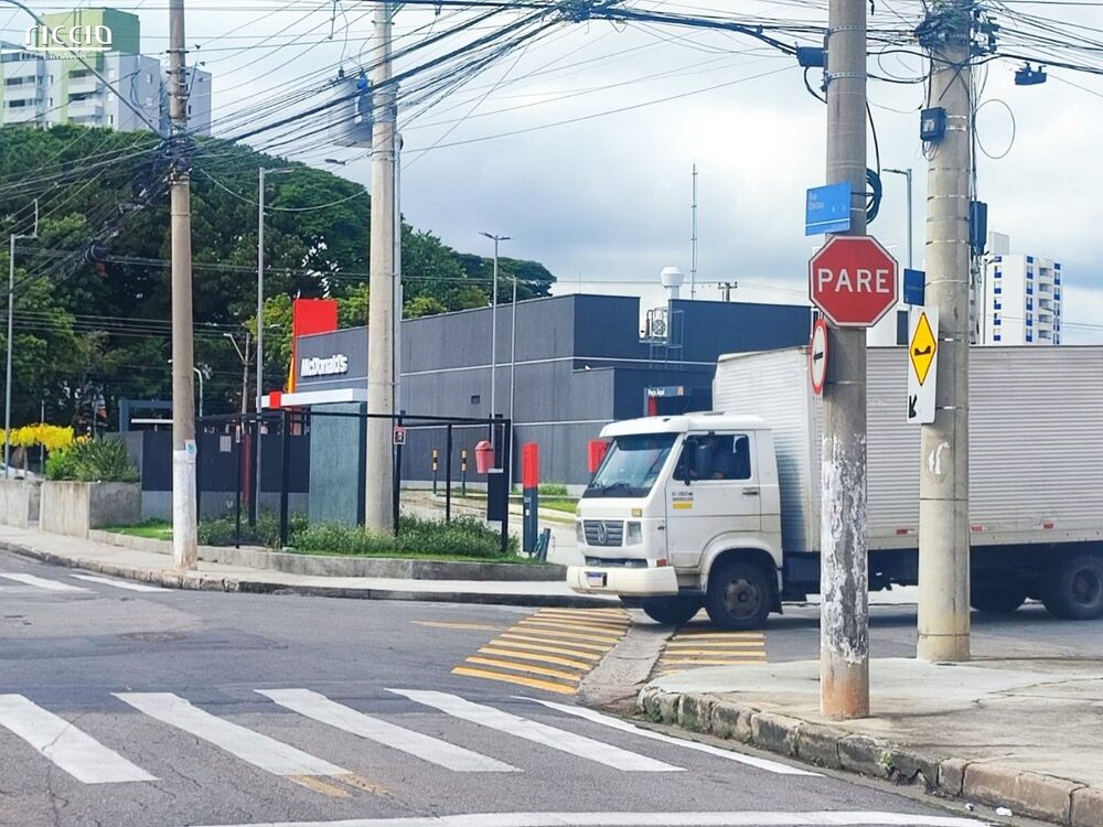 Casa, 3 quartos, 300 m² - Foto 1