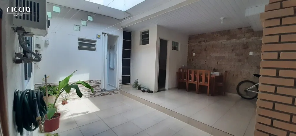 Casa, 3 quartos, 207 m² - Foto 3