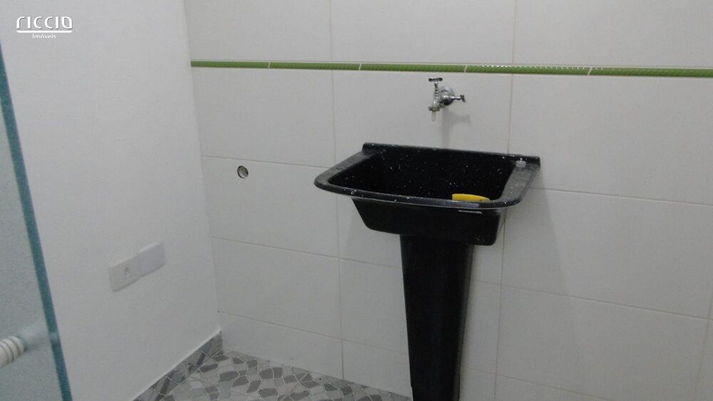 Casa à venda com 2 quartos, 70m² - Foto 11