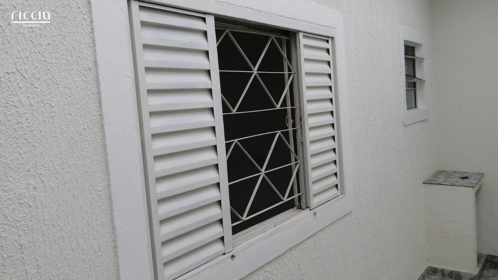 Casa à venda com 2 quartos, 70m² - Foto 8