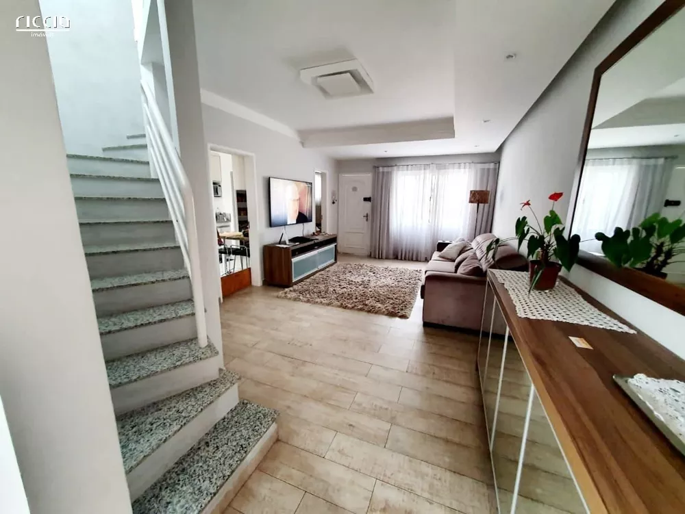 Casa de Condomínio à venda com 3 quartos, 140m² - Foto 1