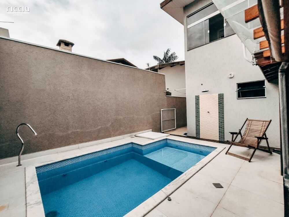 Casa à venda com 3 quartos, 230m² - Foto 11
