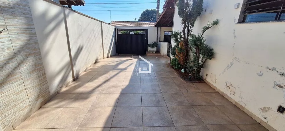 Casa à venda com 2 quartos, 147m² - Foto 1