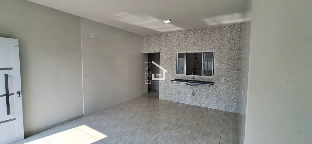 Casa à venda com 2 quartos, 57m² - Foto 2