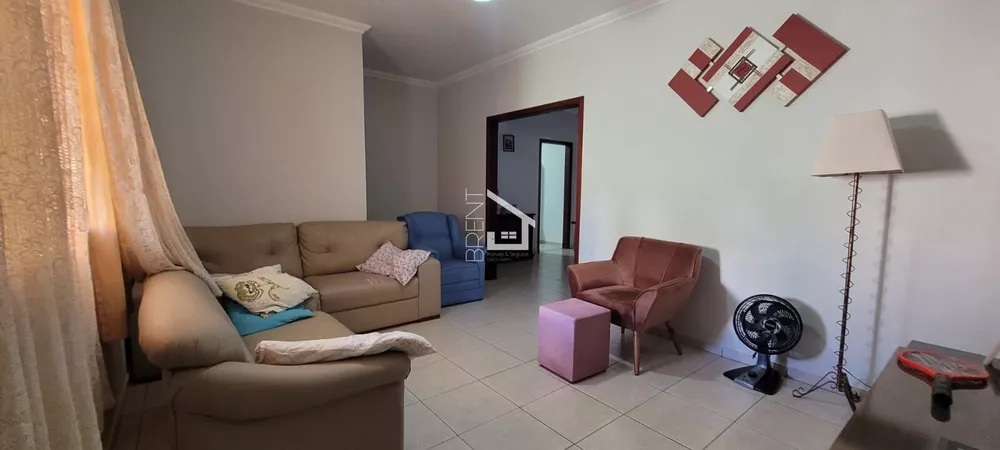 Casa à venda com 2 quartos, 239m² - Foto 1