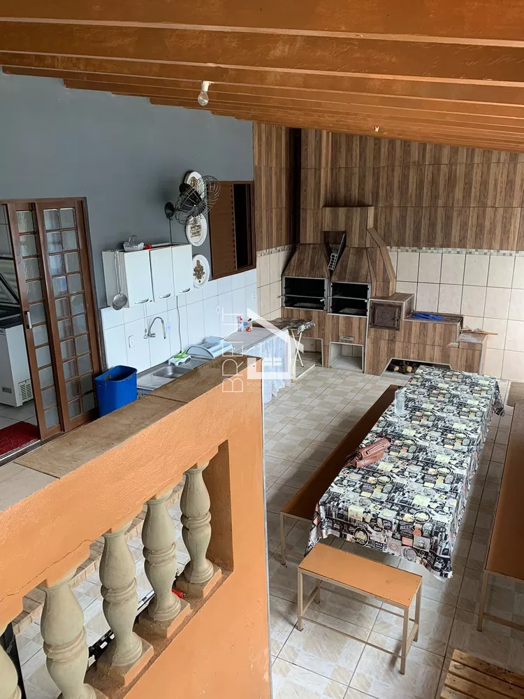 Fazenda à venda com 3 quartos, 1200m² - Foto 1