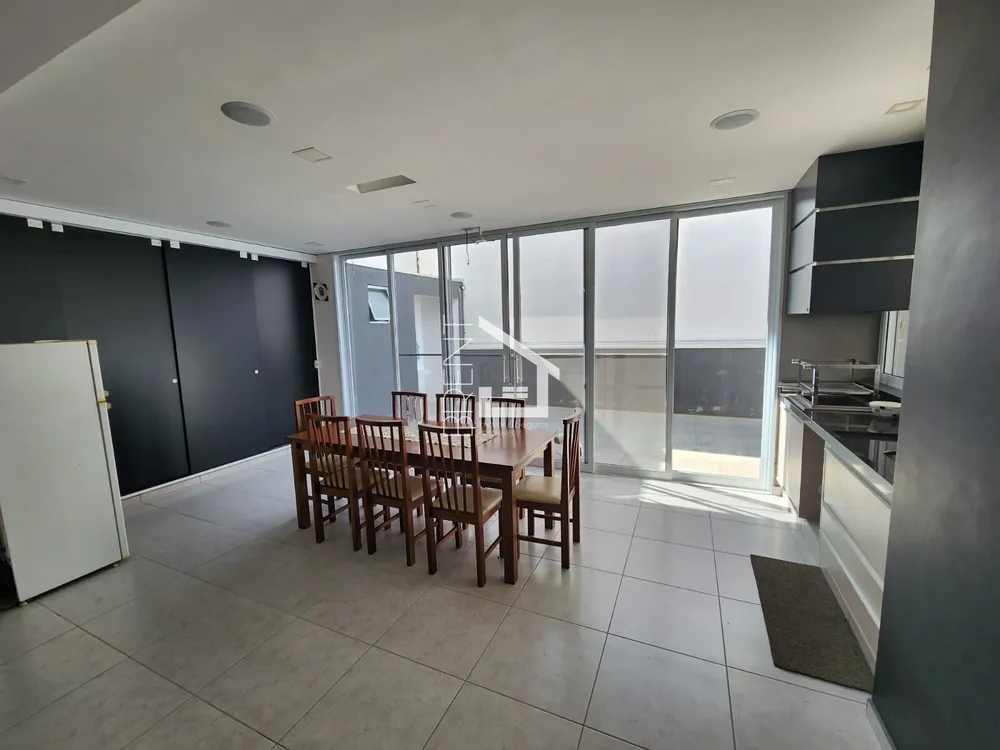 Casa, 4 quartos, 245 m² - Foto 1
