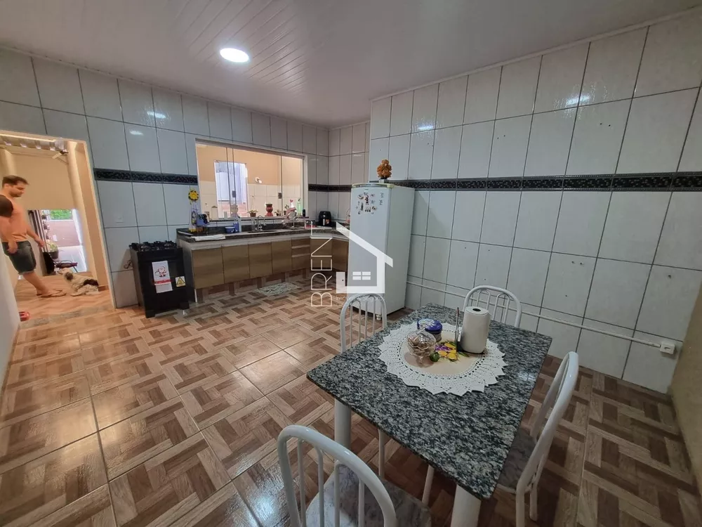 Casa à venda com 2 quartos, 100m² - Foto 3